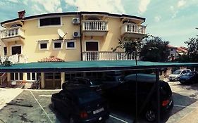 Apartment Pirovic